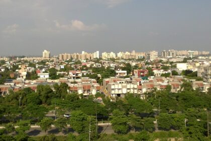 A picture of a market near Noida, showcasing shopping and entertainment options.