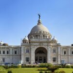 A picture of the gorgeous Victoria Memorial in Kolkata with a lush garden in front