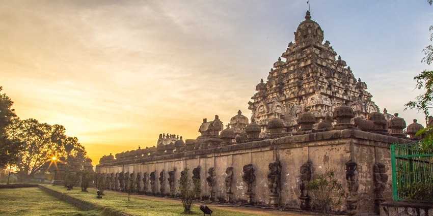 Kailasanathar Temple is one of the most amazing places you cannot miss out on.