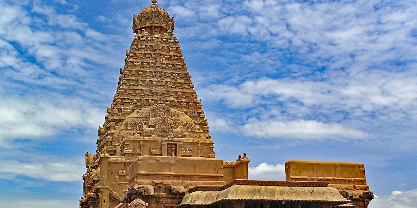 An image of the Olakkannesvara Temple, showcasing the ancient and vibrant architecture.