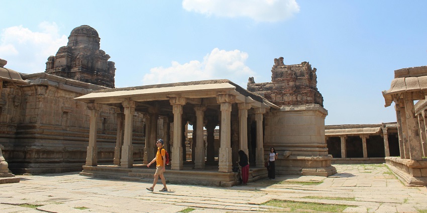 Thirumanancheri Temple in Tamil Nadu is a scenic attraction where you can enjoy festivities