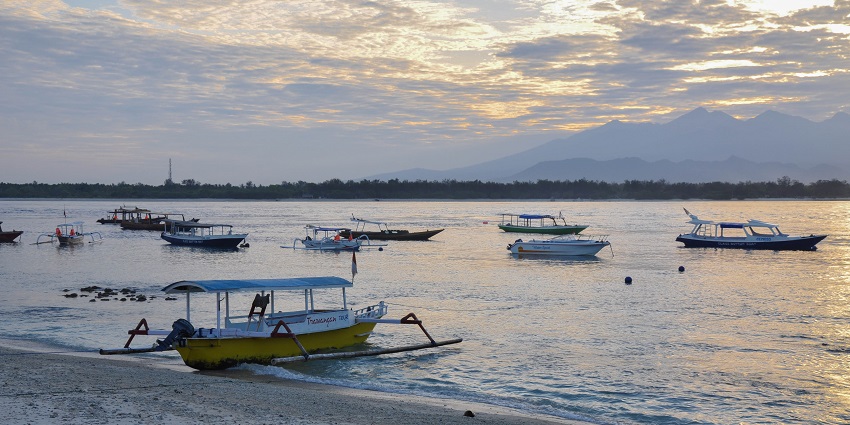 Gili Island party places require cash, and wearing comfortable sandals is recommended for transport.