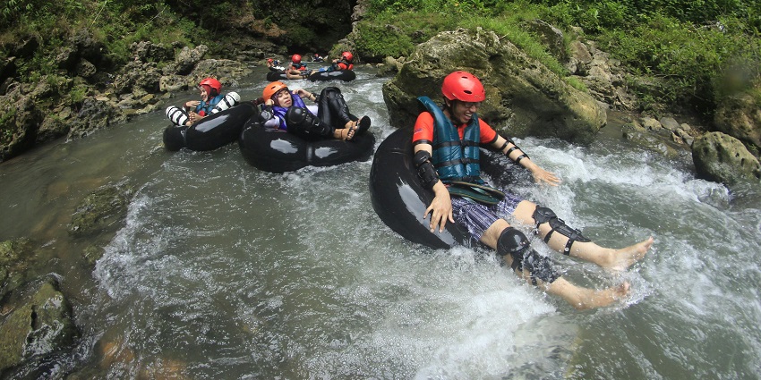 An adventure company offering outdoor experiences and activities for a perfect vacation.