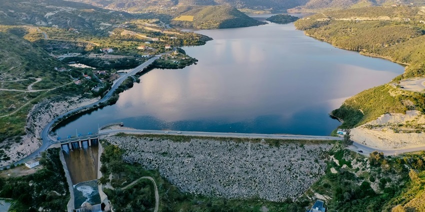 Palam Dam Viewpoint is one of the popular places to visit in Palani for nature lovers.