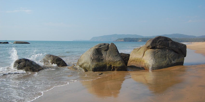 Palolem beach, one of the best places to visit in South Goa.