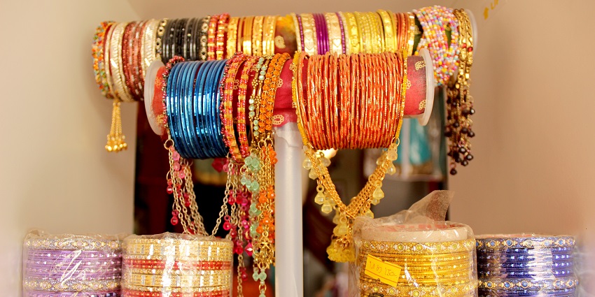 Panagal Park is a famous spot for street shopping in Chennai known for traditional silk sarees.