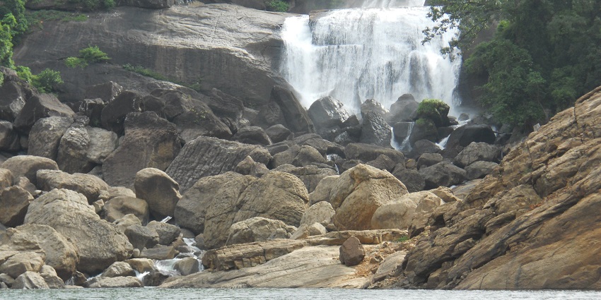 A picture of a perfect retreat spot that is located amidst Papanasam waterfalls