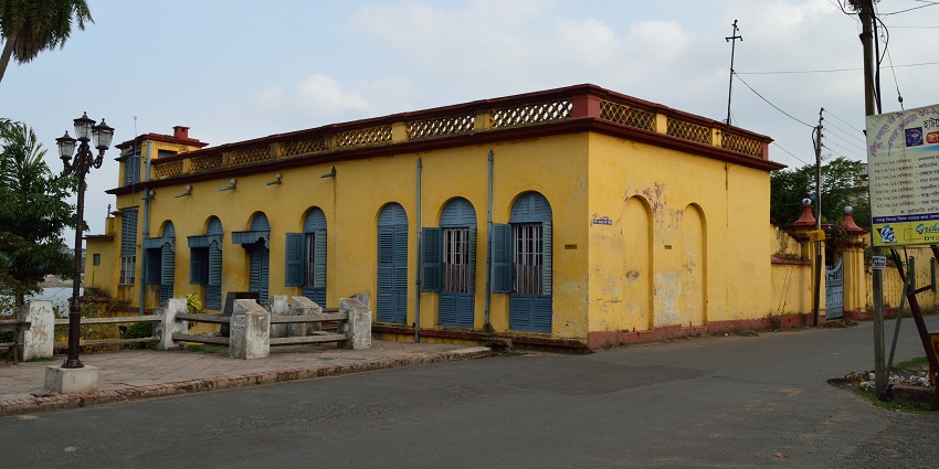 Explore Patal Bari, a unique place among the things to do in Chandannagar, West Bengal.