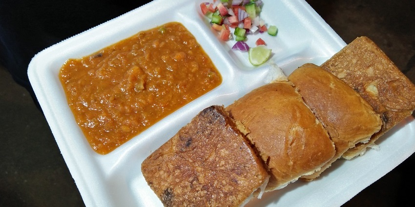 A plate of Pav bhaji, one of the best food in Ghaziabad for spicy food lovers