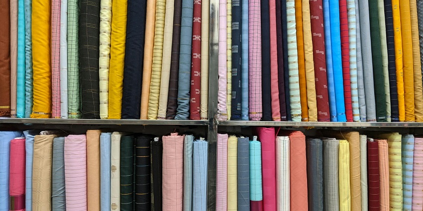 Best place for purchasing wholesale Banarasi silk saris, shawls, and stoles in Varanasi
