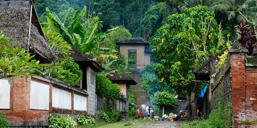 An image of Pennagaram village, a famous tourist spot near the Hogenakkal Waterfalls.