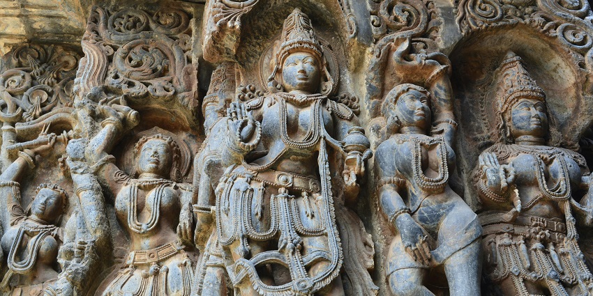An image of Dravidian architecture in Periya Sannasi temple, one of the best temples in Vellore.