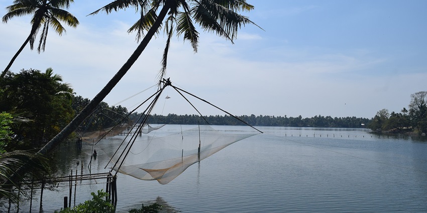 Beautiful view of the Periyar River with surrounding greenery, a popular tourist place in erode.