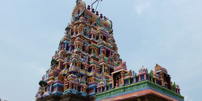 An image of Perur Pateeswarar Temple, a famous tourist destination near Maruthamalai temple.