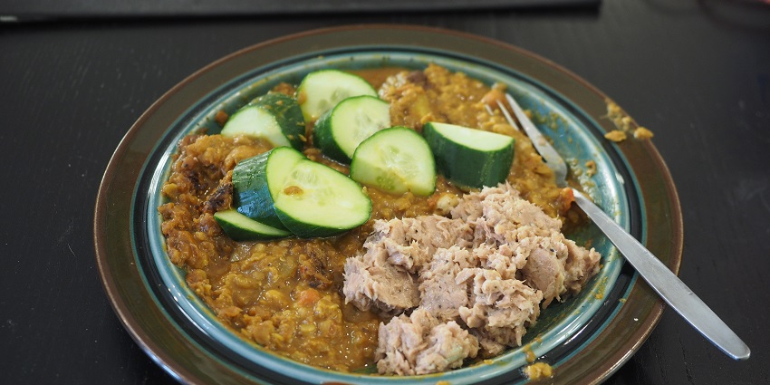 Soft, savoury rice and lentil pancake, flavoured with spices.
