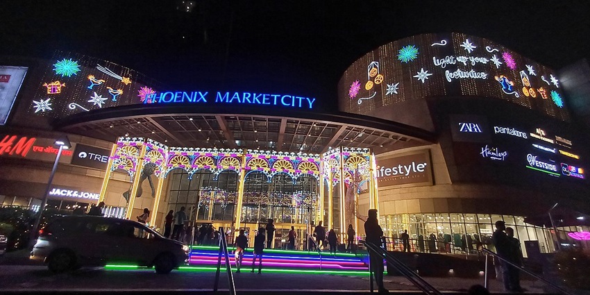 Phoenix MarketCity is one of the popular places to visit in Chennai with friends for shopping.