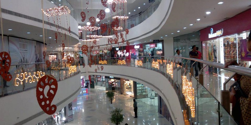 Phoenix United Mall is a shopping centre in Bareilly, closest to Boond Water Park.
