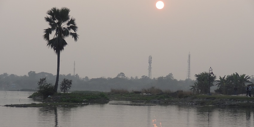 A beautiful view of the water body in the Eco-Tourism Park in Kolkata, West Bengal.