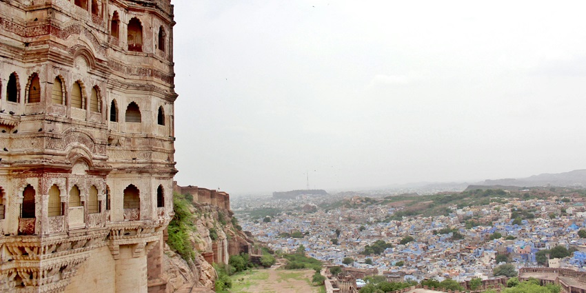 Pinahat Fort ruins near Chambal River showcasing aged stone structures and cinematic heritage in Agra district.