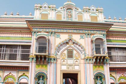 Image of a temple in Ayodhya, one of the best places near Lucknow for a weekend getaway