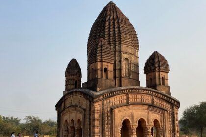 Beautiful places to visit in Asansol include the famous temples and museums.