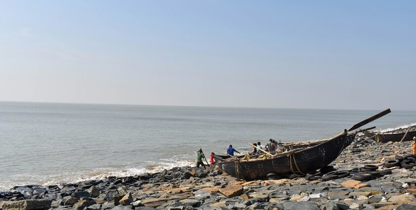 Image of peaceful Digha Beach view under clear blue sky, a pretty place to visit in Digha