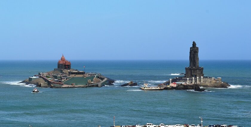 View of beach among the many famous places to visit in Kanyakumari for tourists.