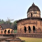 Image of the Radha Madhav temple, one of the places to visit in Mayapur