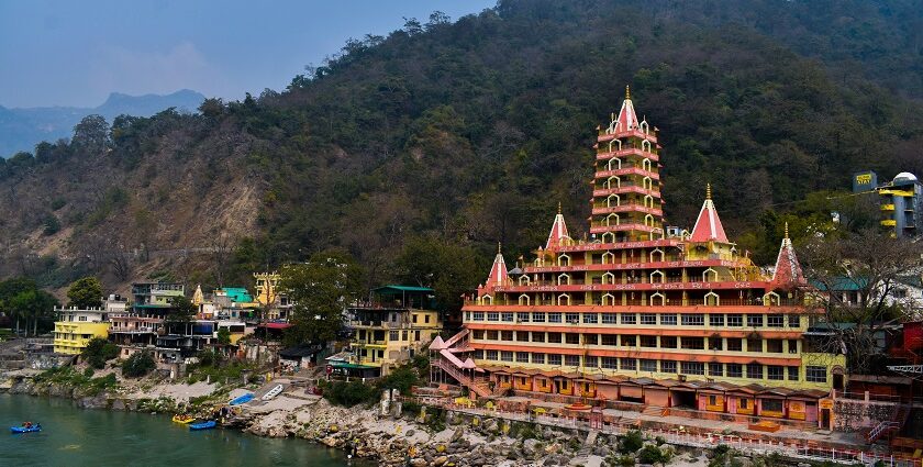 Places to visit in Rishikesh with friends offer adventure, scenic views and perfect hangout spots.