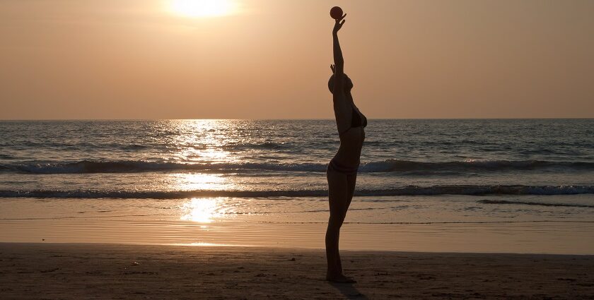 Live performers on the beach, one of the best places to visit in South Goa.