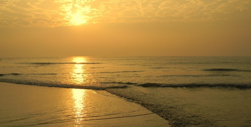 The beautiful beach of Digha, a place to visit in West Bengal in June