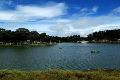 An image showing the Yercaud Lake, one of the best places to visit in Yercaud.