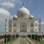 An iconic picture of Agra, featuring the most beautiful and historical Taj Mahal.