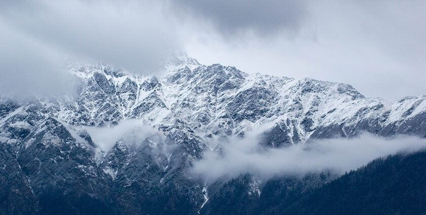 An image of Auli Ski Resort in summer, one of the best attractions near Auli.