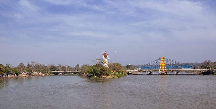 An image showing places to visit near Haridwar, featuring the serene Kar ki Pauri Ghat.