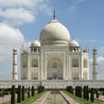 An image of the Taj Mahal, highlighting must-see places to visit near the Taj Mahal.