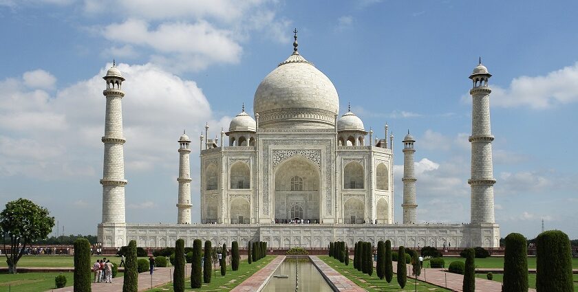 An image of the Taj Mahal, highlighting must-see places to visit near the Taj Mahal.