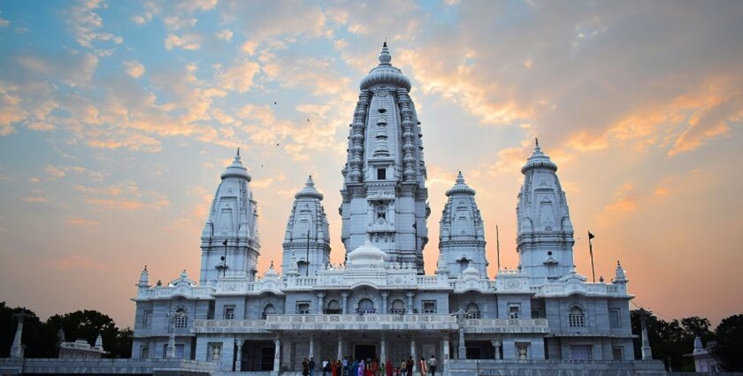 A picture of a temple, showcasing the beauty of places to visit near Kanpur.