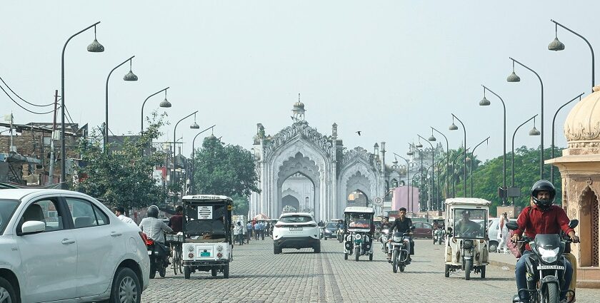 A picture of the Gomti River, showcasing some of the best places to visit near Lucknow.