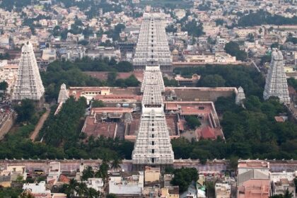 View of Arunachaleswara Temple towers in Thiruvannamalai, India.