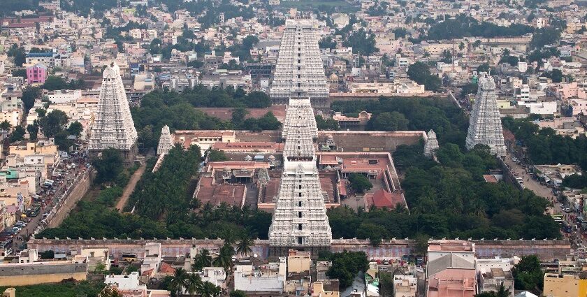 View of Arunachaleswara Temple towers in Thiruvannamalai, India.