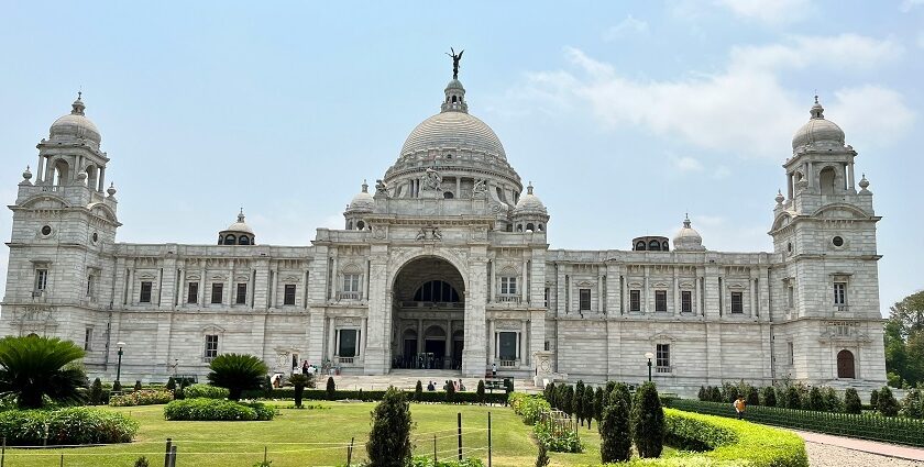 A guide to multiple places to visit near Kolkata for every traveller to visit and explore.