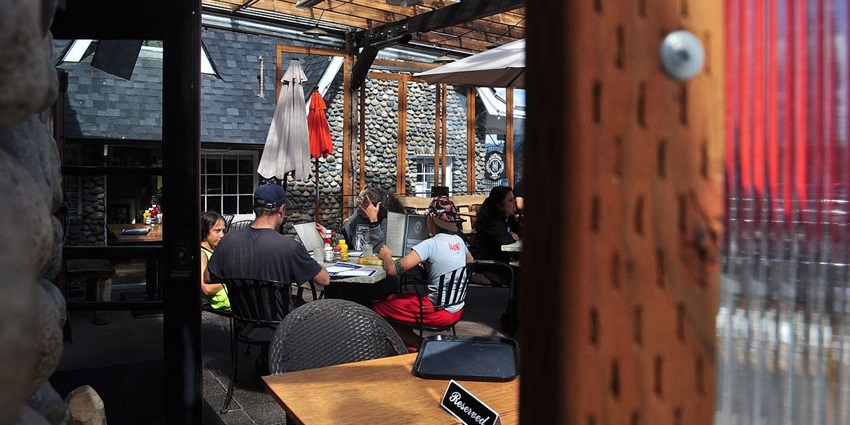 Cozy café is known for delicious food and relaxed ambiance.
