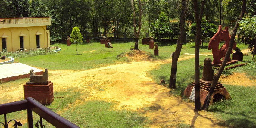 Prakriti Bhavan is a unique art museum among places to visit in Shantiniketan.