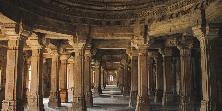 A close-up of the temple, visiting this place is one of the best things to do in Chidambaram.