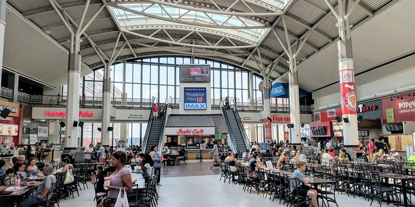 Large shopping malls in Pondicherry offer diverse retail and entertainment options.