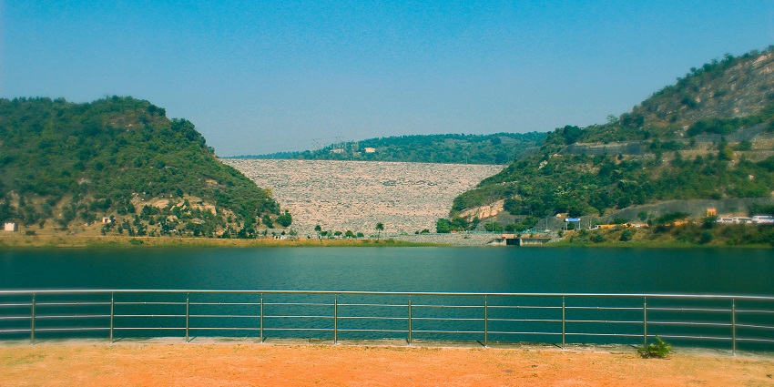 An image of beautiful hills amidst forests in Purulia, one of the hill stations near Durgapur.