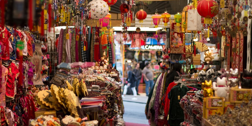 Street shopping in Coimbatore market offering diverse goods and local produce.
