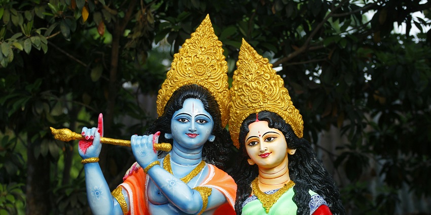 Radha Krishna Mandir, located on a hill with exquisite designs attracts many visitors