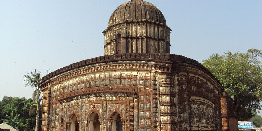 Radhashyam Temple is one of the most popular places to visit in Bishnupur
